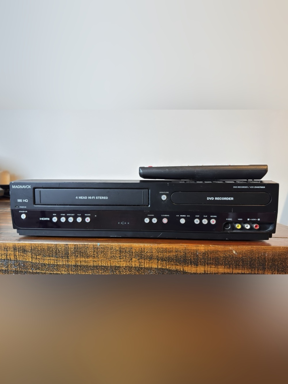Magnavox ZV427MG9A DVD Recorder VCR Combo Black